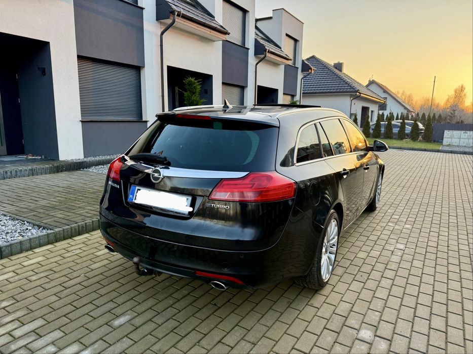 Opel Insignia 2.0 CDTI BiTurbo. Xenon. Navi. Panorama Dach. HAK.