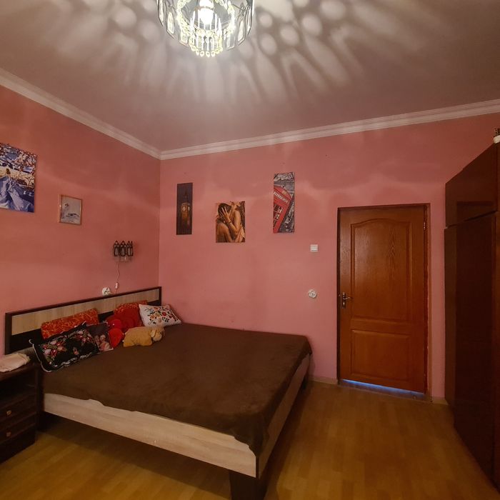 Продається компактний сімейний будинок в м.Берегове