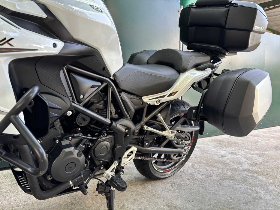 Benelli TRK 502 com kit malas