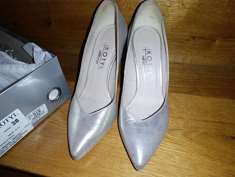 Szpilki Kotyl 38 złote