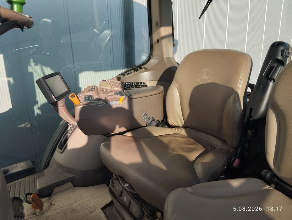 Ciągnik John Deere 7230R