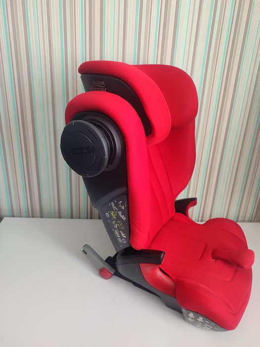 Автокрісло Britax Römer KIDFIX2 S ЧЕРВОНЕ або СИНЄ