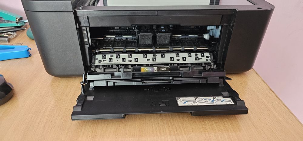 Продам Canon Pixma E484 1200 грн + торг