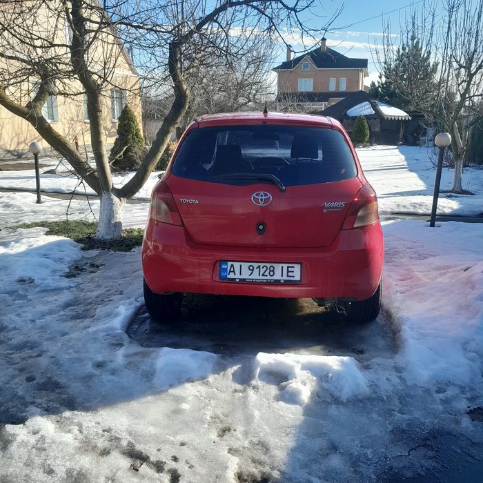 Toyota ярис 2006р