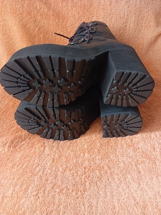 Ботинки на высокой платформе кожаные,размер 39