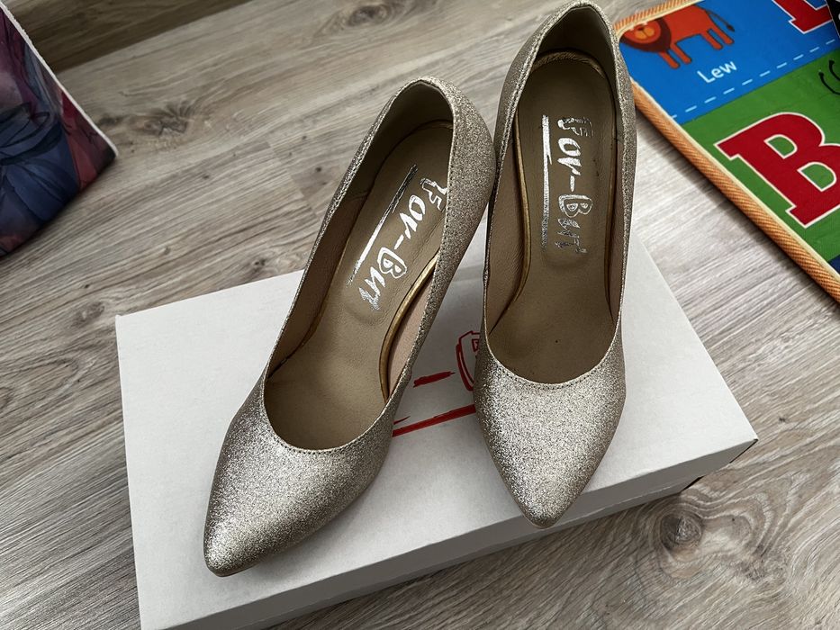 Nowe damskie szpilki rozmiar 36