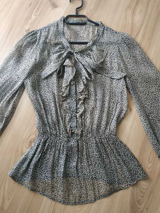 Koszulowa bluzka z falbanami 36 s