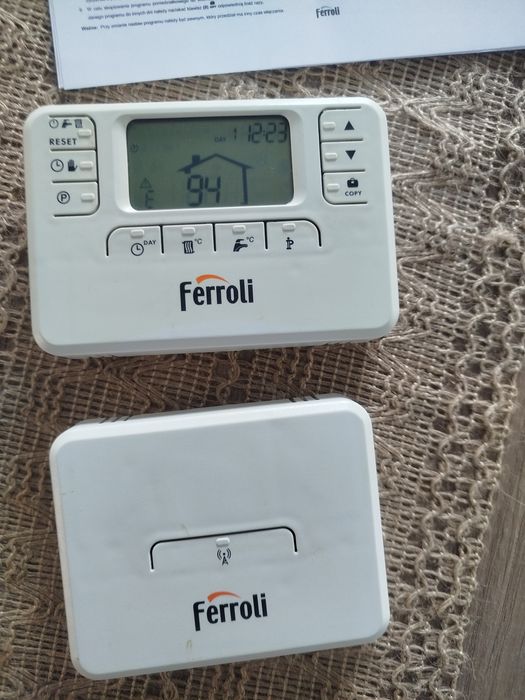 Bezprzewodowy sterownik pokojowy Ferroli Romeo W RF