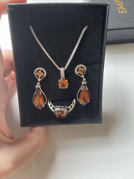 Срібний комплект прикрас 925 проби з камінням кольору цитрин