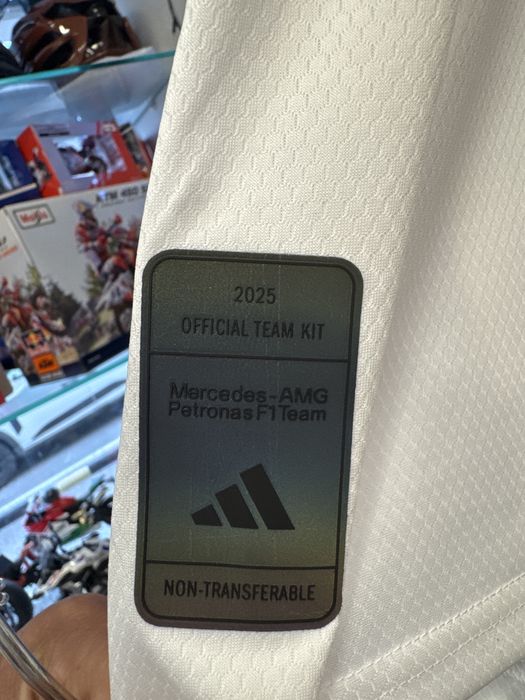 Polos e T-shirts AMG Petronas