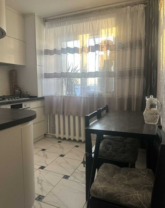 Продаж 2-к квартири в новобудові з власним паркомісцем. Техніка, меблі