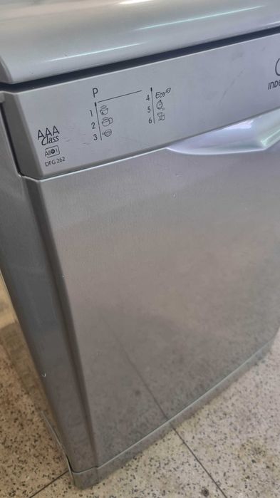 Máquina de Lavar Louça INDESIT DFG 262 NX EU