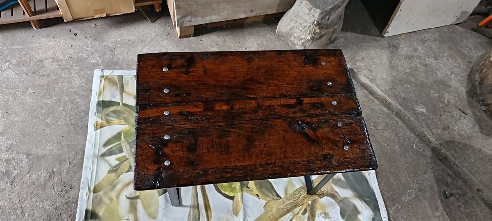 Mesa centro restaurada.