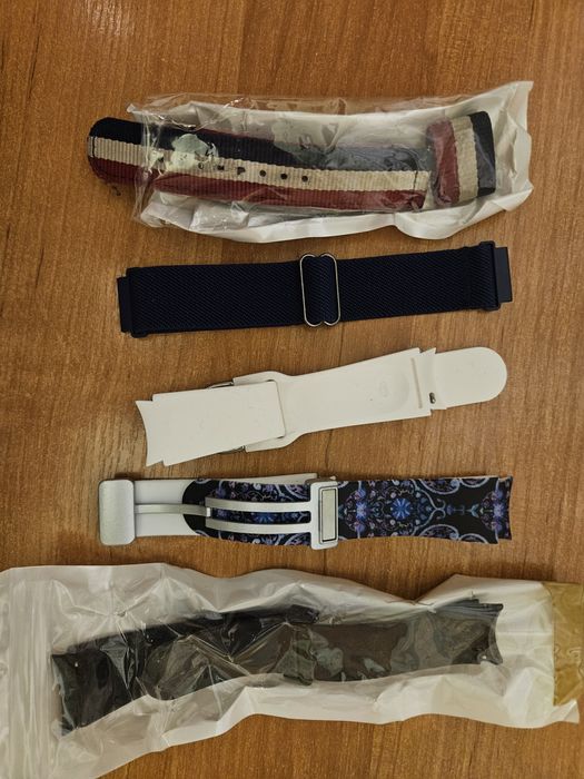 Samsung Galaxy Watch 4 + akcesoria