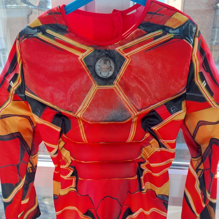 Зіркові війни, людина павук, залізна, Маршал, Бетмен, халк