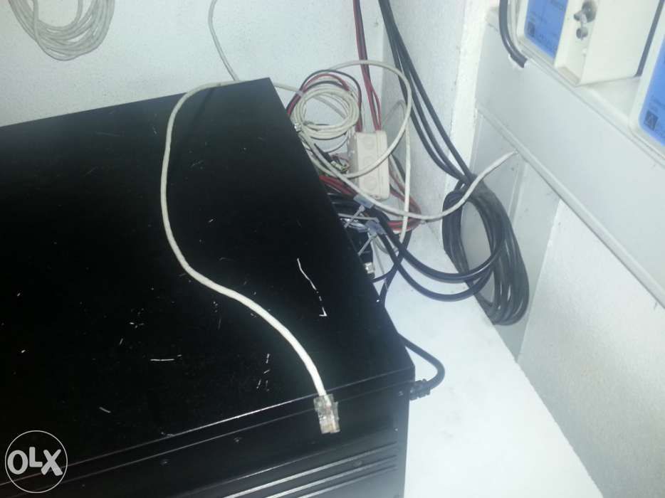 Sistema de videovigilância,constituído por três câmaras mais gravador.