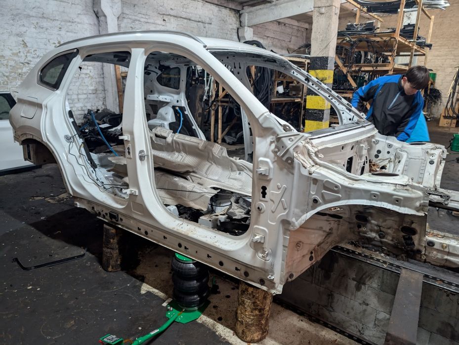 Кузов bmw x1f48 четветь bmw x1f48 криша бмв х1ф48 четветь бмв х1ф48