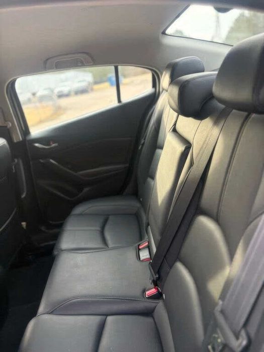 Mazda 3 Touring      2018