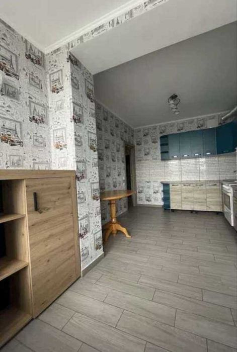 Продається  2-кімн. Зарічній  вул. 1г, 61 м.кв