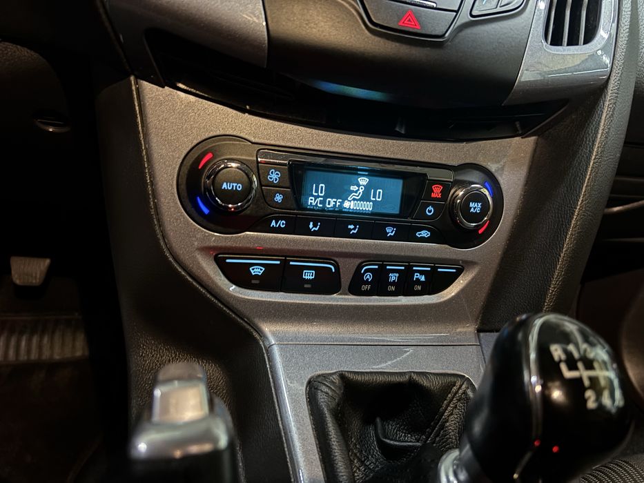 Ford Focus  2014 rok Klimatronik
