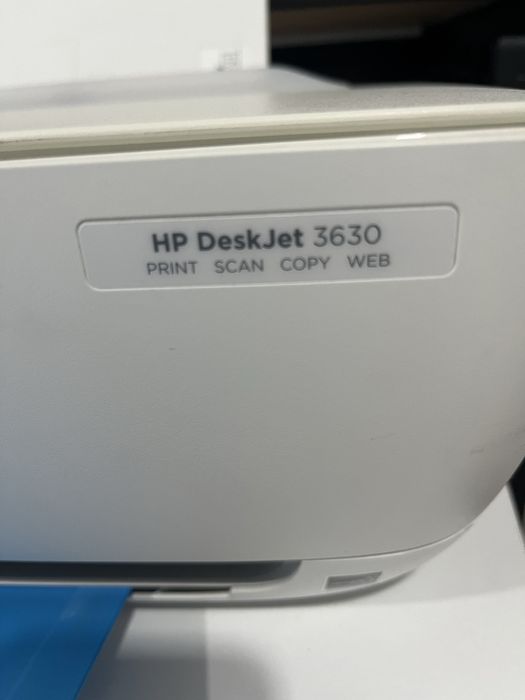 Impressora HP deskJet3630 com tinteiros extra