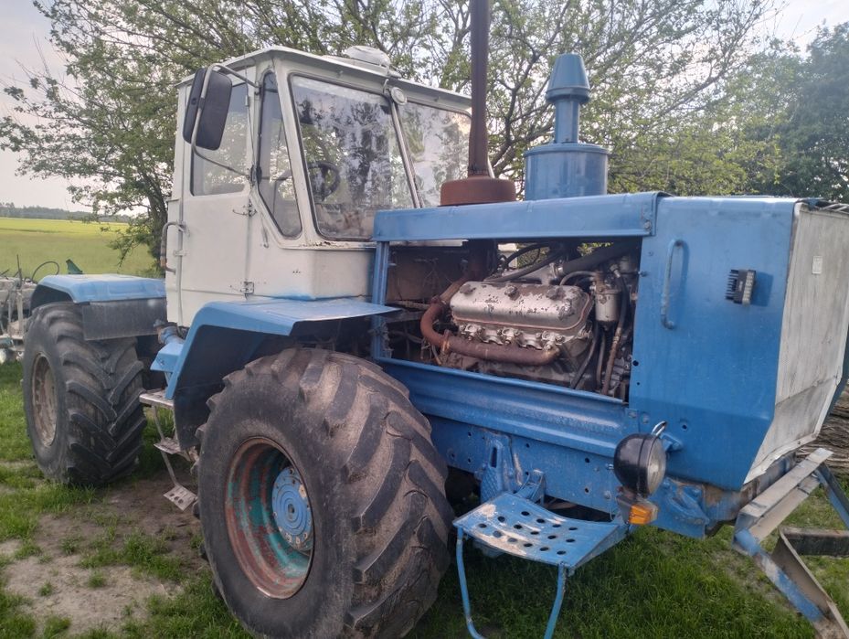ХТЗ Т-150 . Трактор колісний.