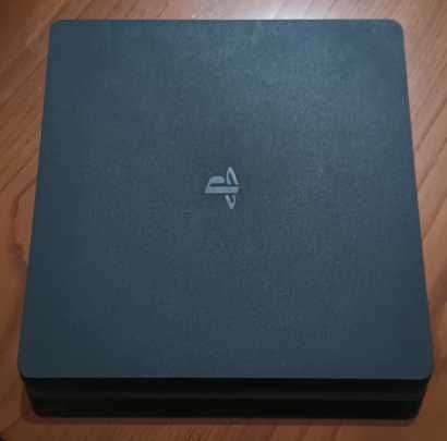 PlayStation 4 + 2 jogos