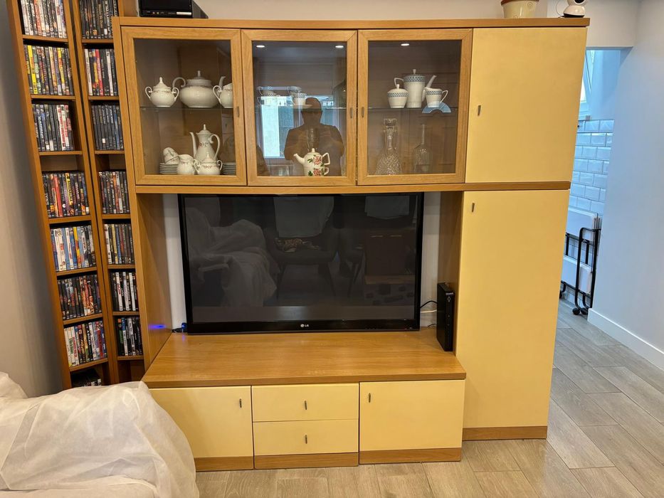 Móvel sala  carvalho claro e bege