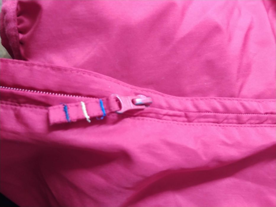 Parka/corta vento vermelho 9/10anos