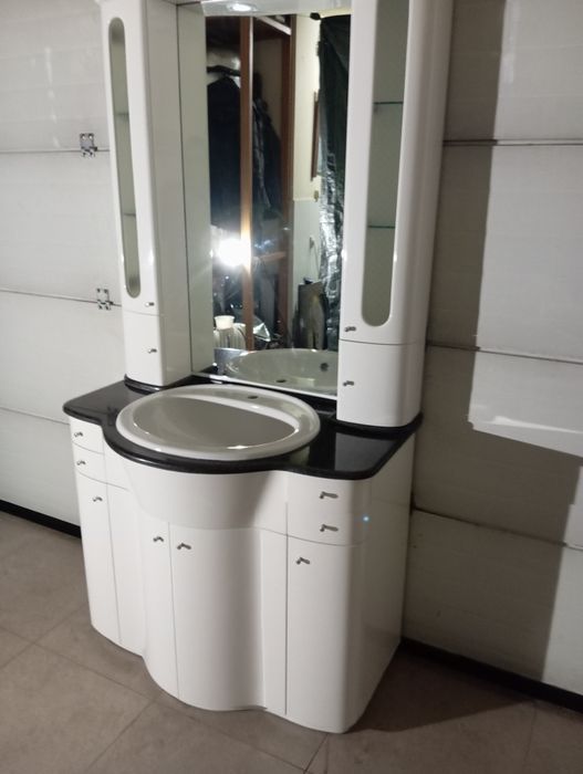 Móvel lavatório espelho