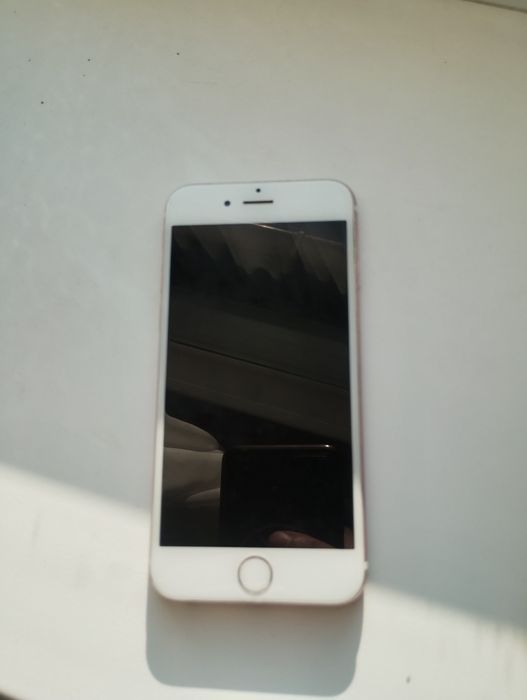 смартфон Apple iPhone 6s