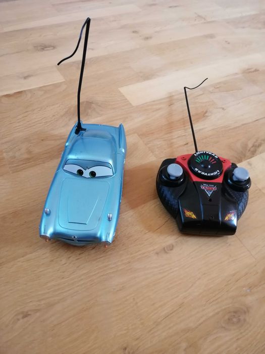 auto Sally zdalnie sterowane z Cars 2 ( oryginana Dickie Pixar)