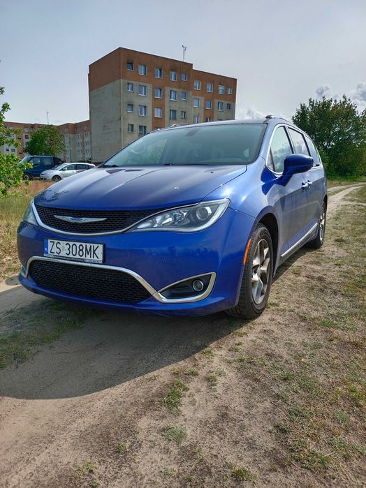 Chrysler Pacifica Touring L+