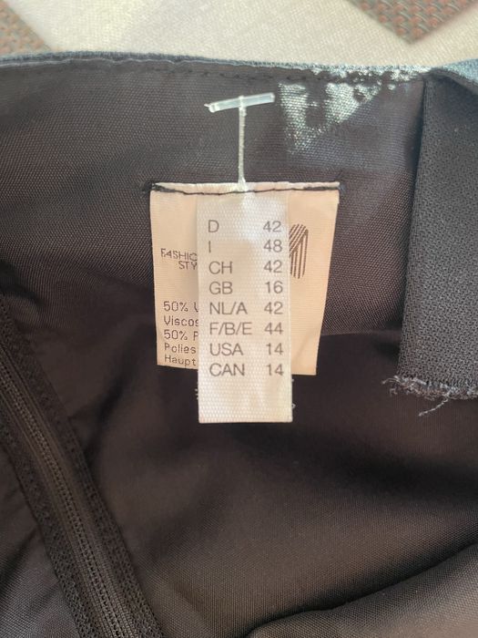 Czarna sukienka. Rozm. 42