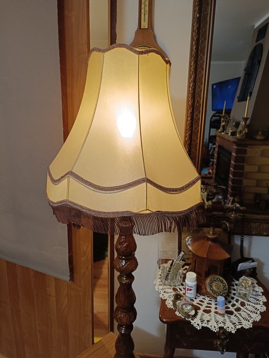 Lampa stojąca PRL w dobrym stanie