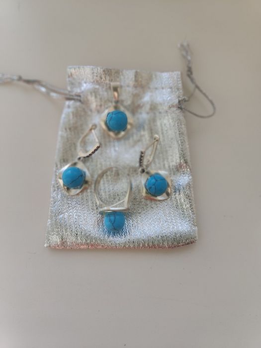 Продається срібна каблучка