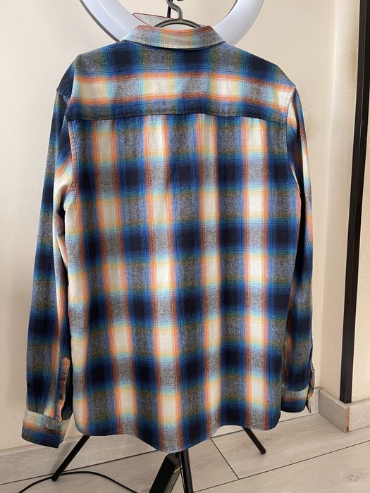 Стильна тепла чоловіча сорочка в новому стані на L-XL