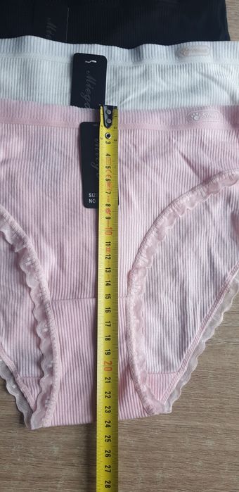 4×Damskie majtki figi w prążek S/M