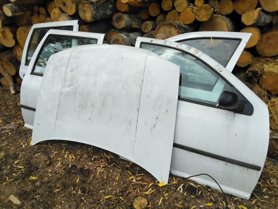 Drzwi maska zderzaki Golf 4