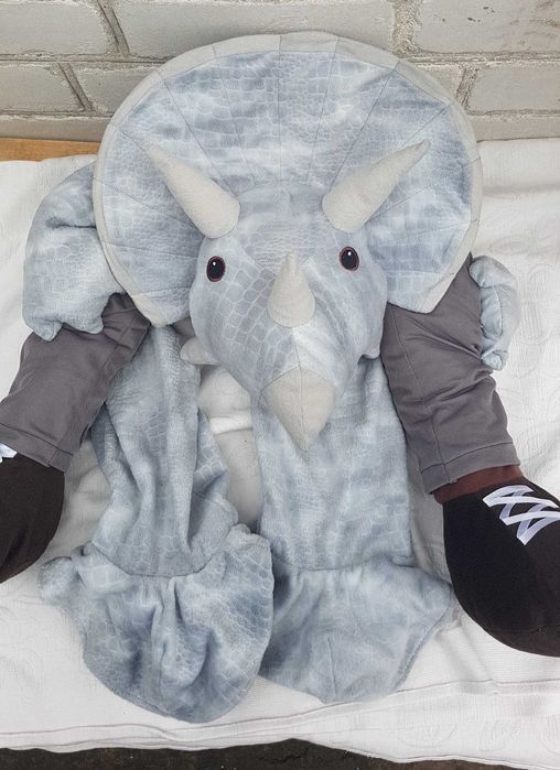 Дитячий карнавальний маскарадний костюм динозавра трицератопса