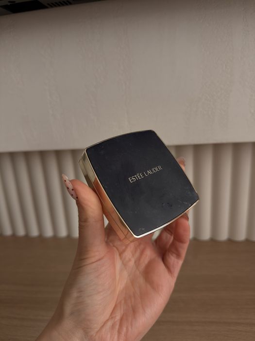 Podkład w pudrze Estee Lauder Double Wear stay-in-place matte powder  5W1.5 Cinnamon