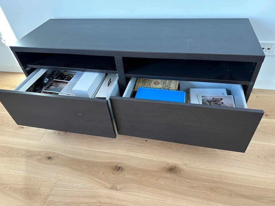 Móveis (2) TV prateleiras e gavetas