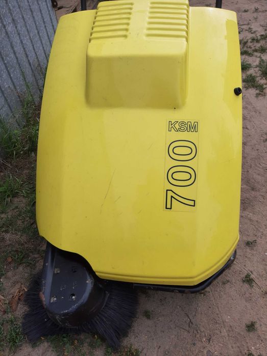 Zamiatarka Karcher KSM 700 BAT do kostki akumulatorowa wysyłka