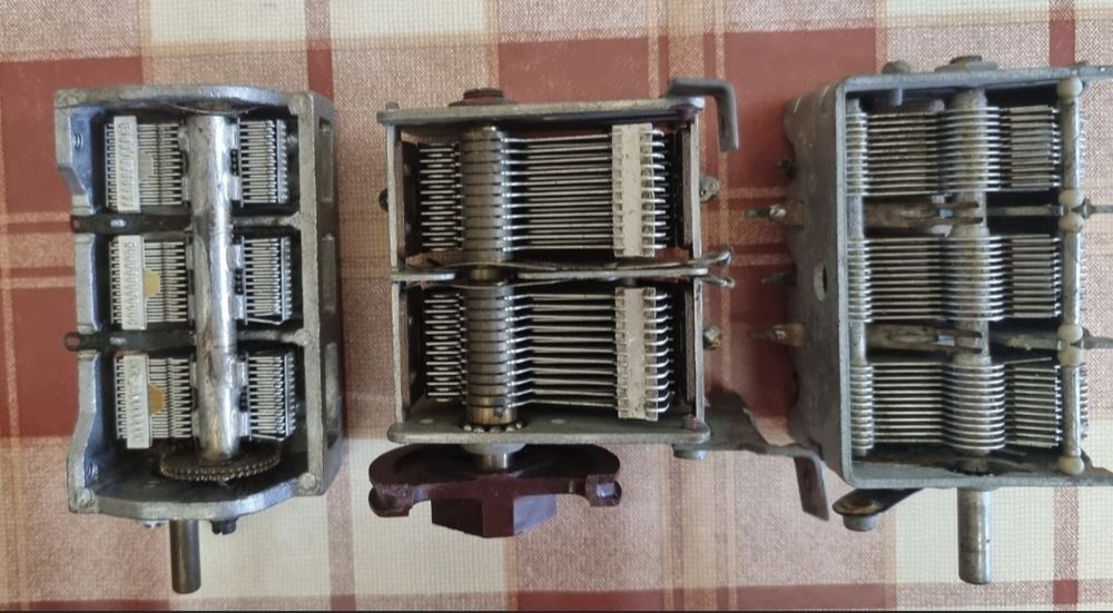 Конденсатори змінної ємності