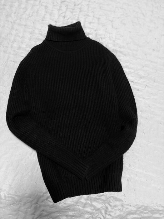 Męski czarny sweter Bershka