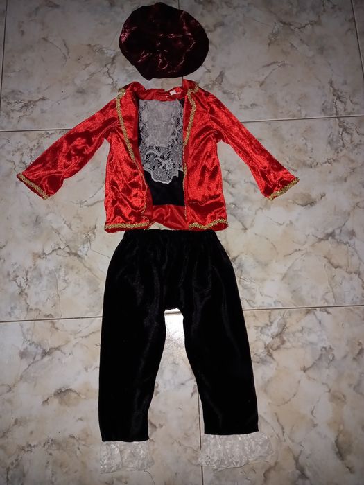 Костюмчики арлекин-клоун,принц,король