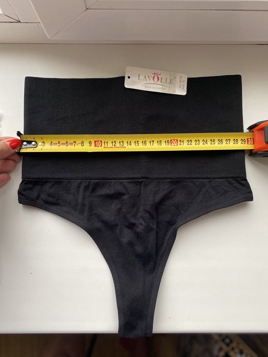 Бюстгалтер без шлейок, трусики стрінги високої посадки