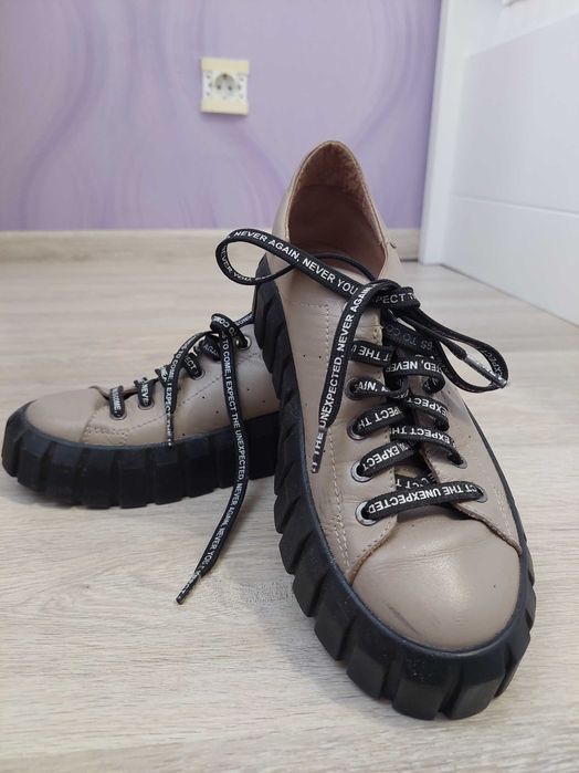 Туфлі шкіряні для дівчинки 36р