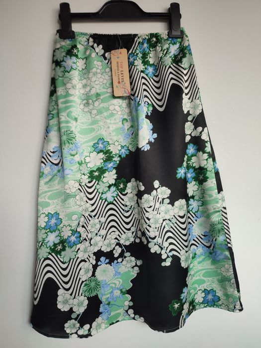 Nowe spódnice z metką  od roz 38, różne wzory.