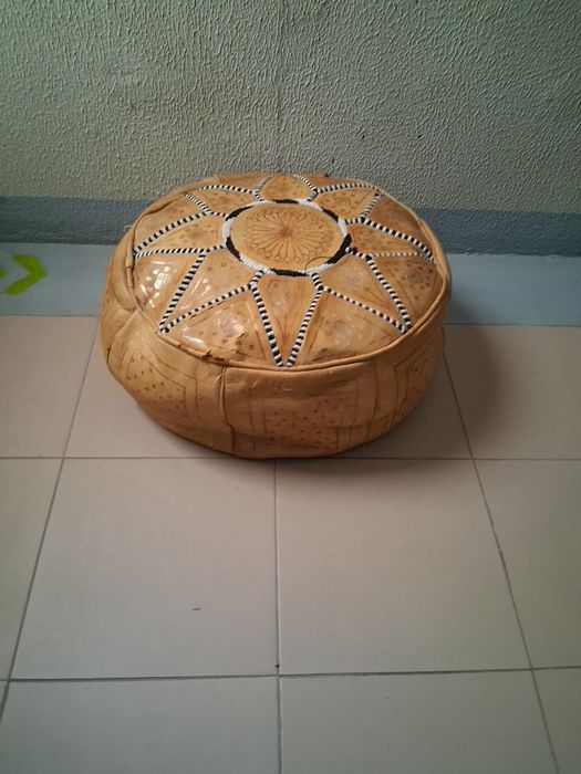Puff Marroquino em Couro - VINTAGE